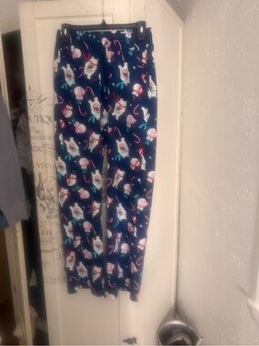 NWOT Adorable Wink Holiday/Christmas Modern Fit Scrub Pants